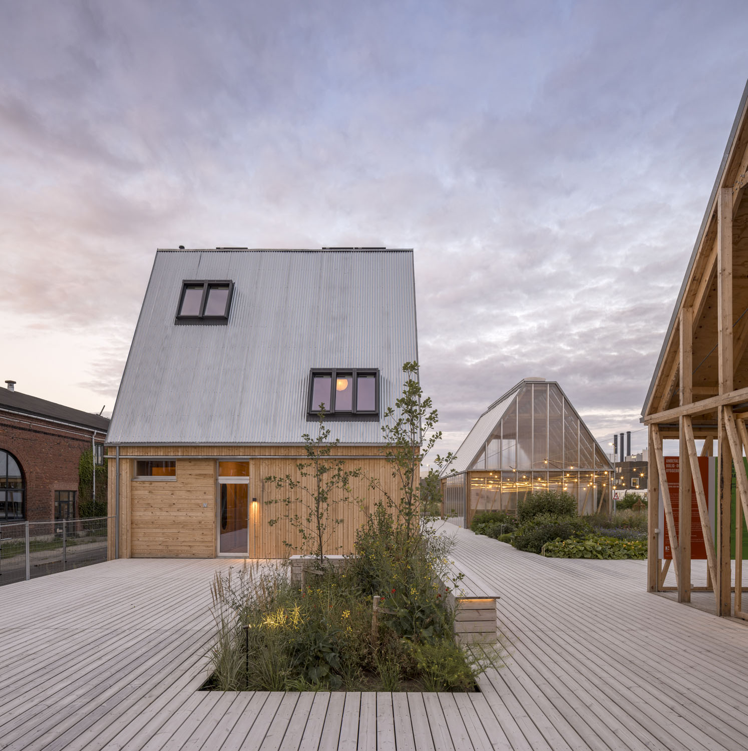 3217963 Living Places Photo Adam Mork 533 XH
